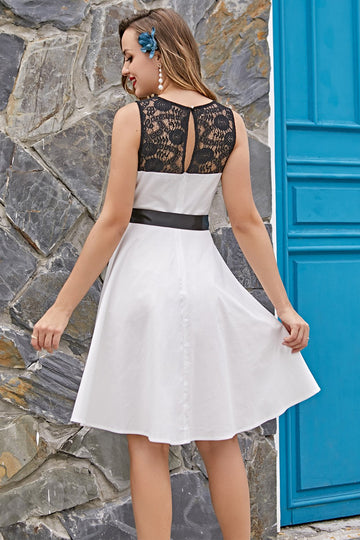 Vestido de balanço branco vintage de 1950